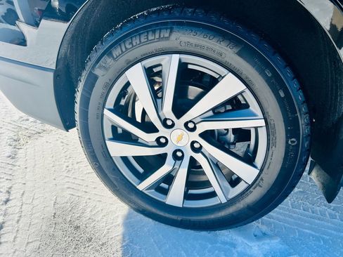 Used 2023 Chevrolet Equinox Premier image 37