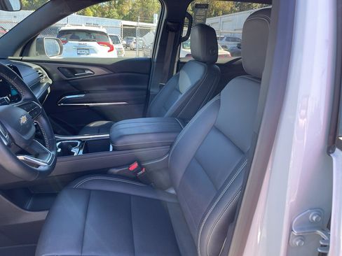 Certified 2025 Chevrolet Traverse LT image 7