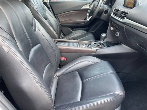 Used 2018 MAZDA MAZDA3 Touring FWD image 24