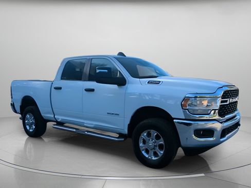 Used 2024 RAM 2500 Big Horn AWD/4WD image 36