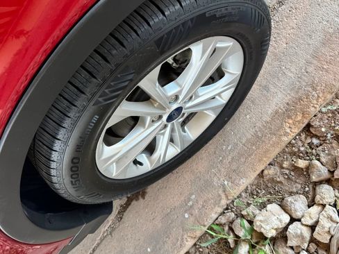 Used 2019 Ford Escape SE FWD image 26
