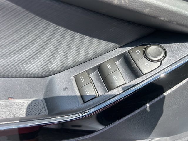 New 2026 Chevrolet Equinox LT FWD image 13