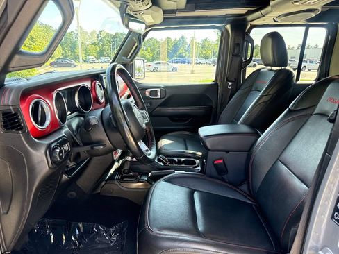 Used 2022 Jeep Wrangler Unlimited Rubicon w/ Xtreme Recon 35" Tire Package AWD/4WD image 12