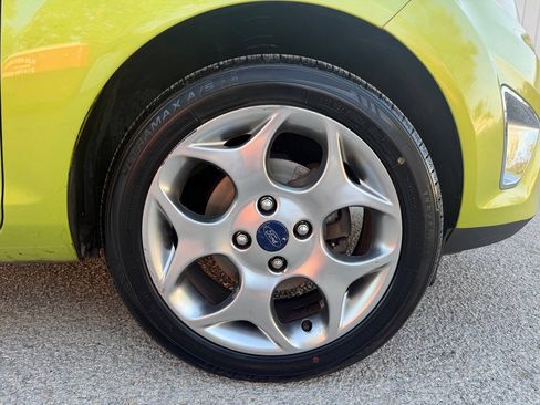 Used 2013 Ford Fiesta Titanium FWD image 29