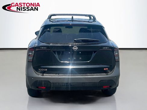 Used 2026 Nissan Kicks SR FWD image 7