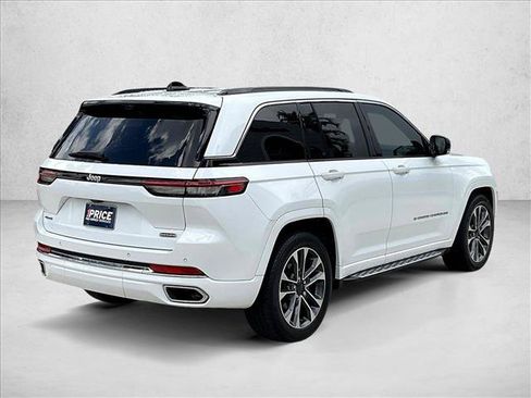 Used 2024 Jeep Grand Cherokee Overland w/ Luxury Tech Group IV AWD/4WD image 2