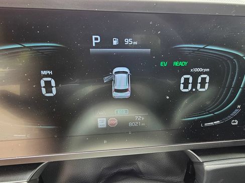Used 2025 Kia Niro LX FWD image 23