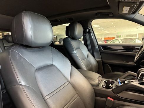 Used 2019 Porsche Cayenne AWD/4WD image 8