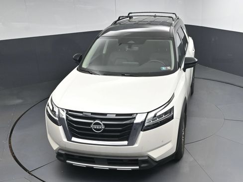Used 2023 Nissan Pathfinder SL AWD/4WD image 31