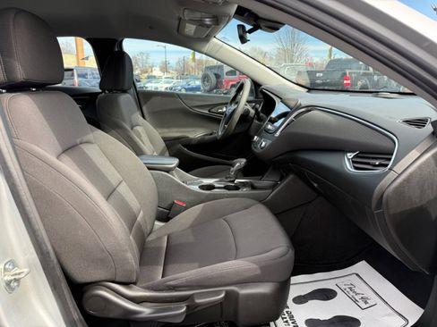 Used 2021 Chevrolet Malibu LT image 22