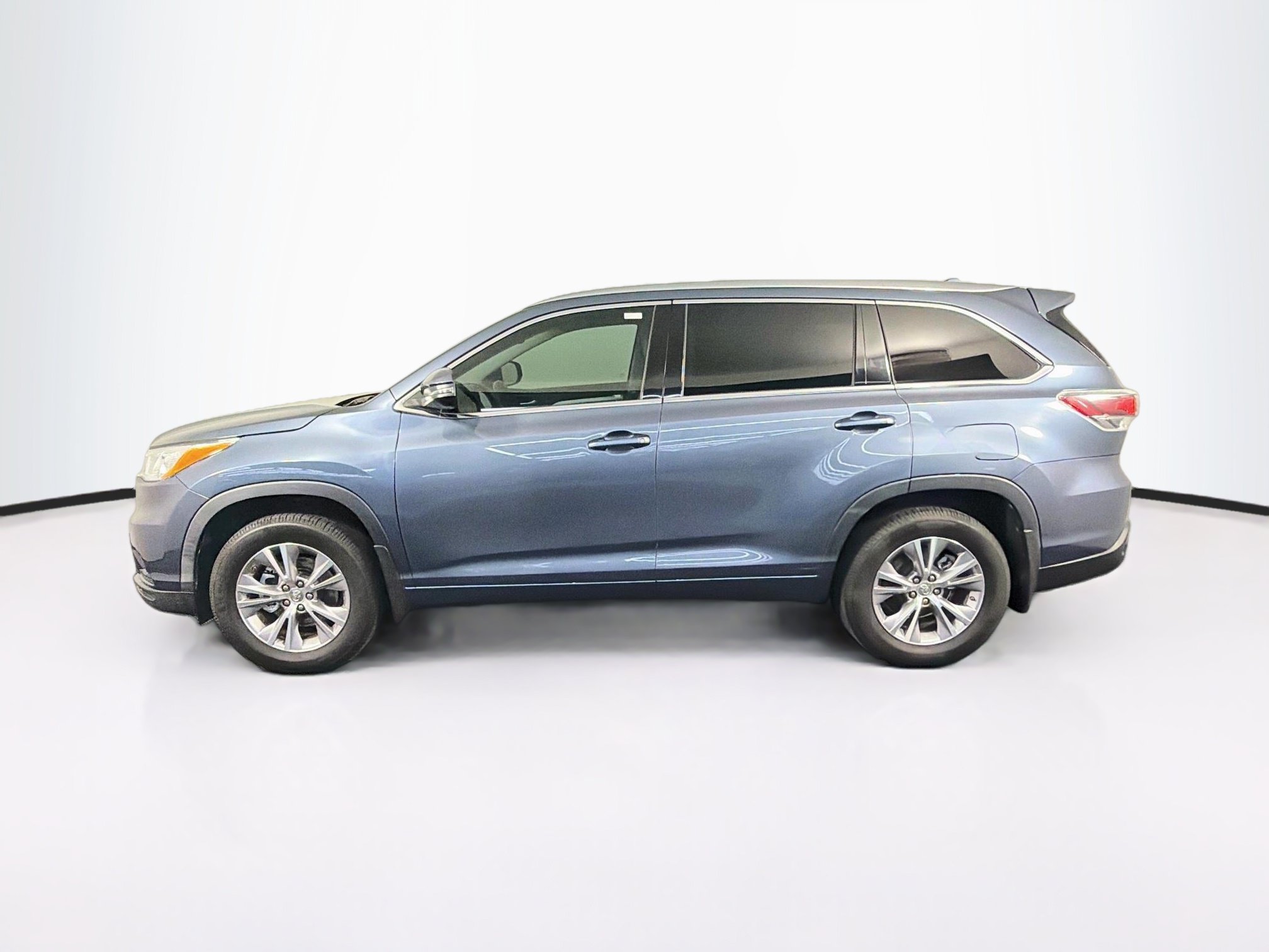 Used 2015 Toyota Highlander XLE FWD image 4
