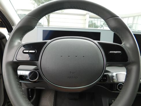 Used 2024 Hyundai Ioniq 5 SE RWD image 19