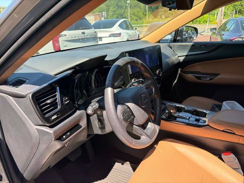 Used 2023 Lexus NX 350 AWD image 19