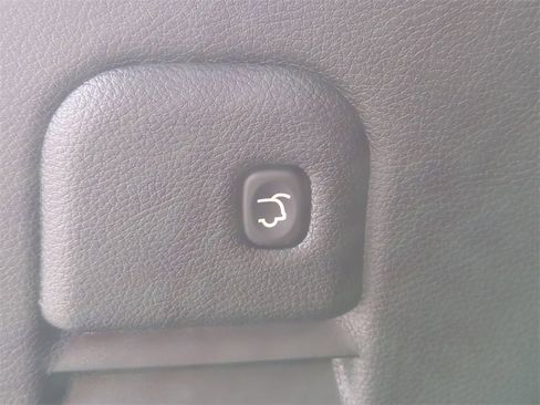 Used 2019 Jeep Grand Cherokee Limited image 15