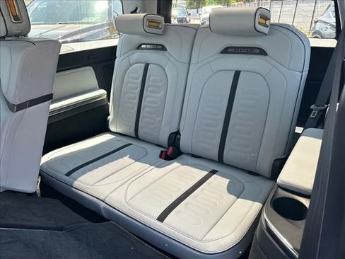 Used 2023 Rivian R1S Adventure AWD/4WD image 19