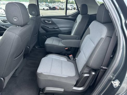 Used 2021 Chevrolet Traverse LT FWD image 25