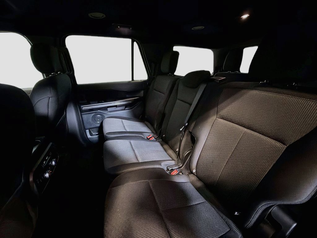 Used 2018 Ford Expedition XLT AWD/4WD image 23