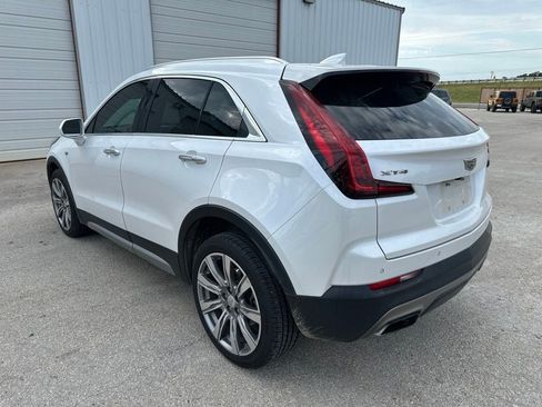 Used 2019 Cadillac XT4 Premium Luxury w/ Cold Weather Package FWD image 9