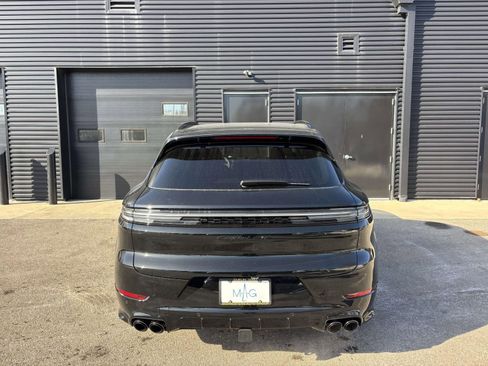 New 2026 Porsche Cayenne GTS image 9