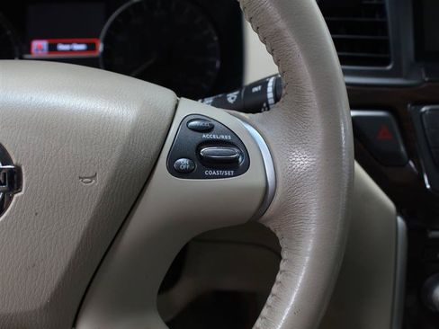 Used 2015 Nissan Pathfinder SL FWD image 13