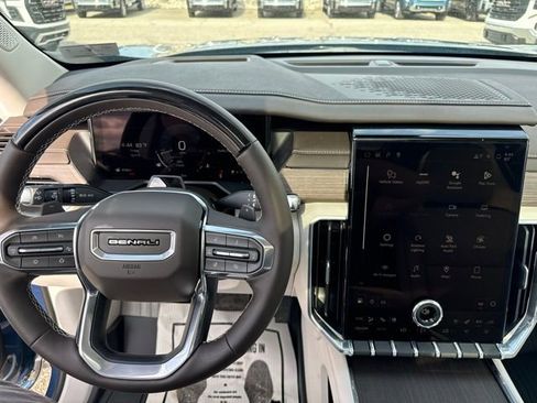 Used 2026 GMC Acadia Denali w/ Super Cruise Package FWD image 14