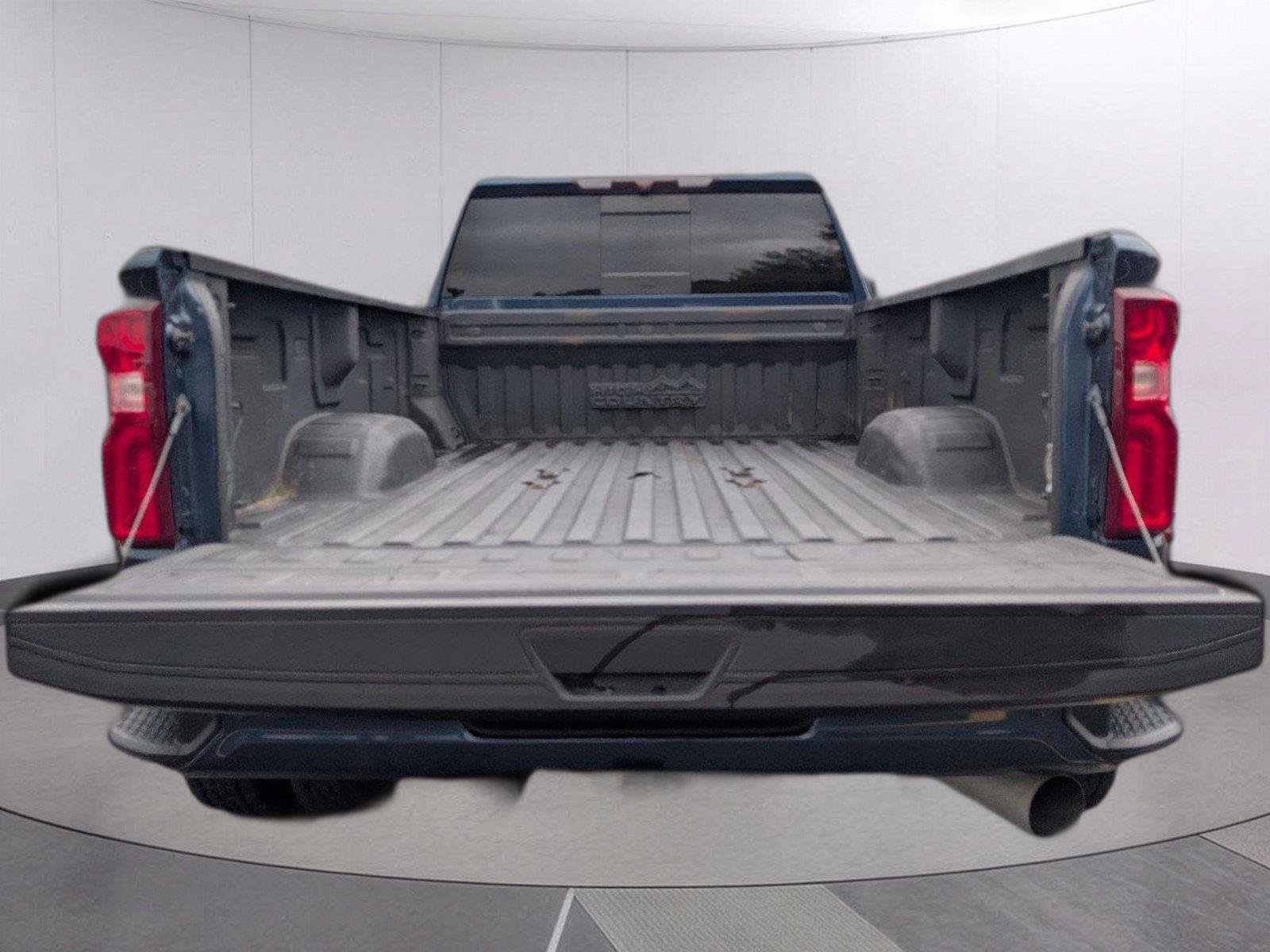 Used 2022 Chevrolet Silverado 3500 High Country w/ Safety Package II AWD/4WD image 5