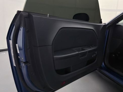 Used 2010 Dodge Challenger SE image 17