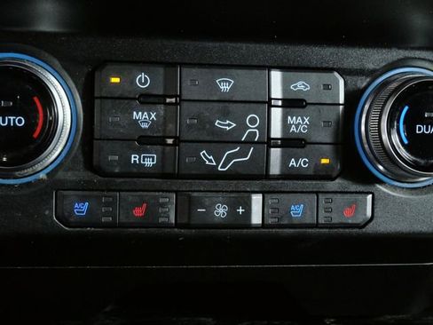 Certified 2019 Ford F350 Platinum w/ Snow Plow Prep Package AWD/4WD image 24