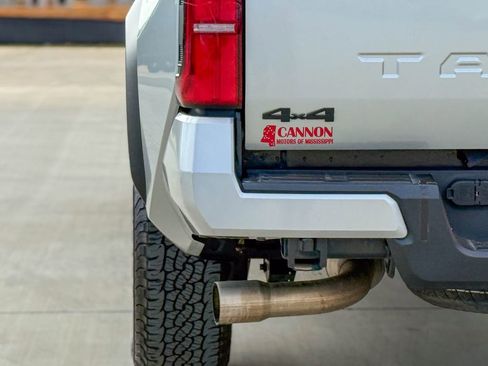 Used 2024 Toyota Tacoma TRD Off-Road AWD/4WD image 14