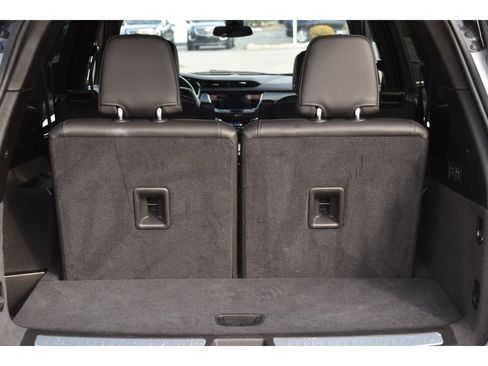 Used 2025 Cadillac XT6 Premium Luxury image 24