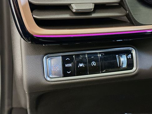 Used 2025 Buick Envision Sport Touring image 17