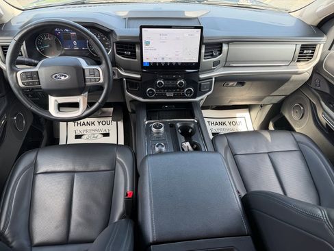 Used 2024 Ford Expedition XLT AWD/4WD image 17