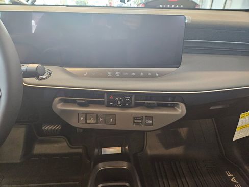 New 2026 Nissan Leaf SV+ w/ Illuminated Package FWD image 18
