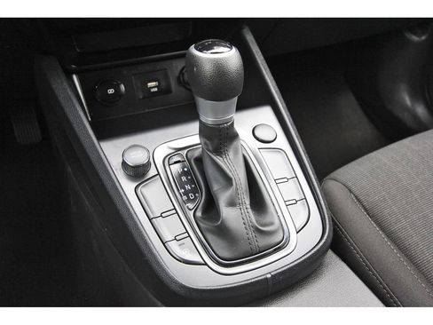 Used 2022 Hyundai Kona SEL FWD image 28