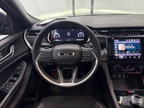 Used 2023 Jeep Grand Cherokee L Laredo RWD image 23