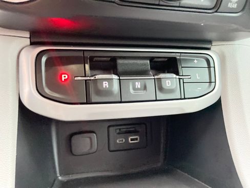 Used 2021 GMC Acadia SLT w/ Technology Package image 25