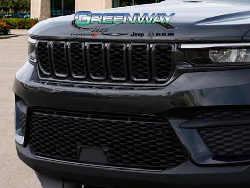 New 2025 Jeep Grand Cherokee Altitude RWD image 11