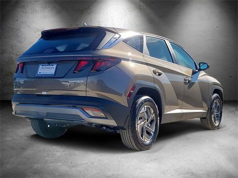 New 2026 Hyundai Tucson Blue SE image 3