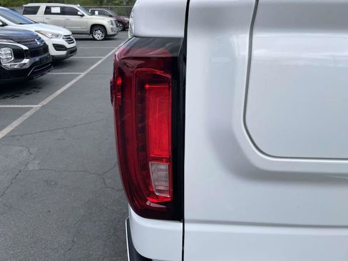 Used 2024 GMC Sierra 1500 AT4 w/ AT4 Premium Package AWD/4WD image 18