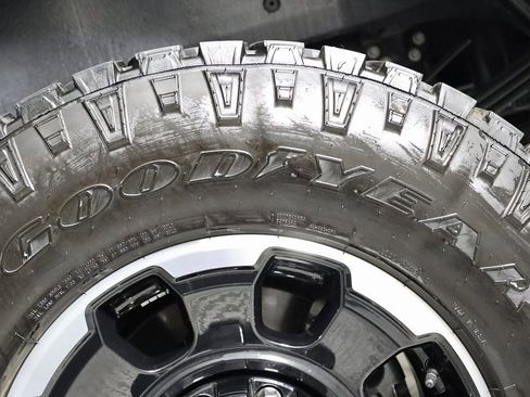 Used 2025 Ford F250 Platinum w/ Tremor Off-Road Package image 53