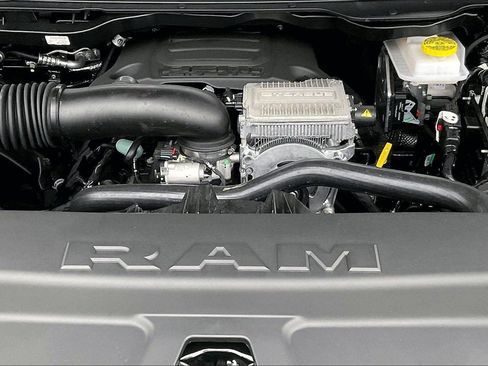 New 2026 RAM 1500 4x4 Crew Cab image 36
