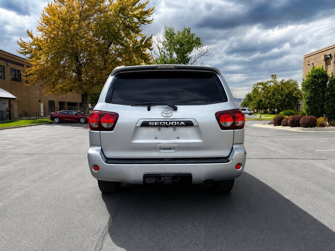Used 2020 Toyota Sequoia SR5 AWD/4WD image 5