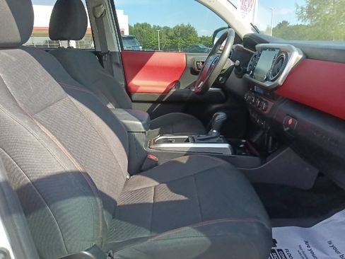 Used 2023 Toyota Tacoma SR5 w/ Technology Package AWD/4WD image 30