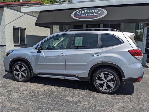 Used 2021 Subaru Forester Touring image 2