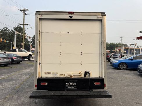 Used 2019 GMC Savana 3500 w/ Power Convenience Package RWD image 4