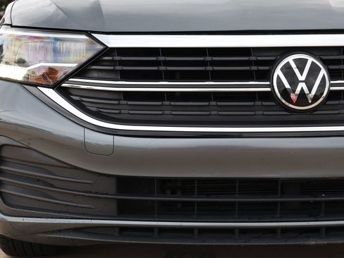 Used 2024 Volkswagen Jetta SE FWD image 10