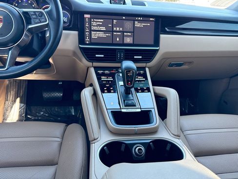 Used 2019 Porsche Cayenne AWD image 19