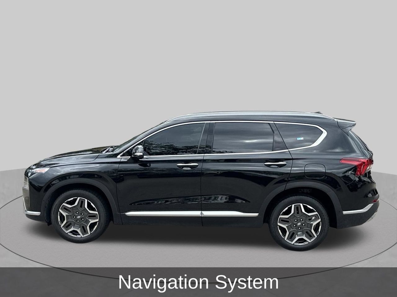 Used 2023 Hyundai Santa Fe Limited FWD image 2