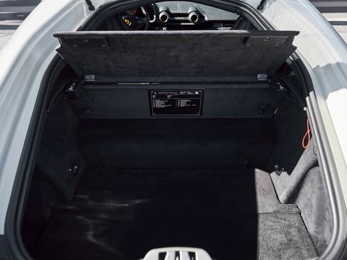 Used 2019 Ferrari 812 Superfast image 21