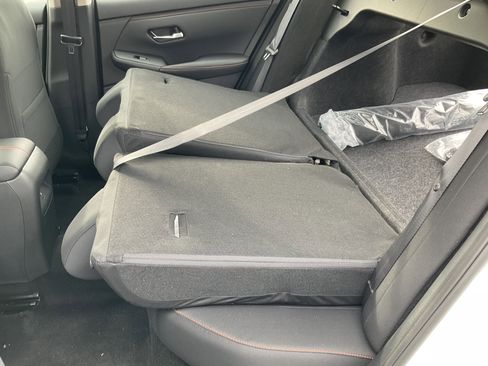 Used 2025 Nissan Sentra SR image 37